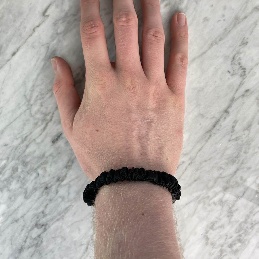 Black Silk Scrunchie - Skinny
